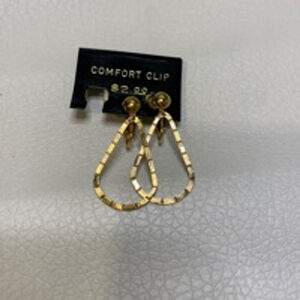 Vintage Teardrop 1.5 Inches Gold Tone Chain Clip On Women's Earrings